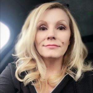 Meet your Posher, Leslie